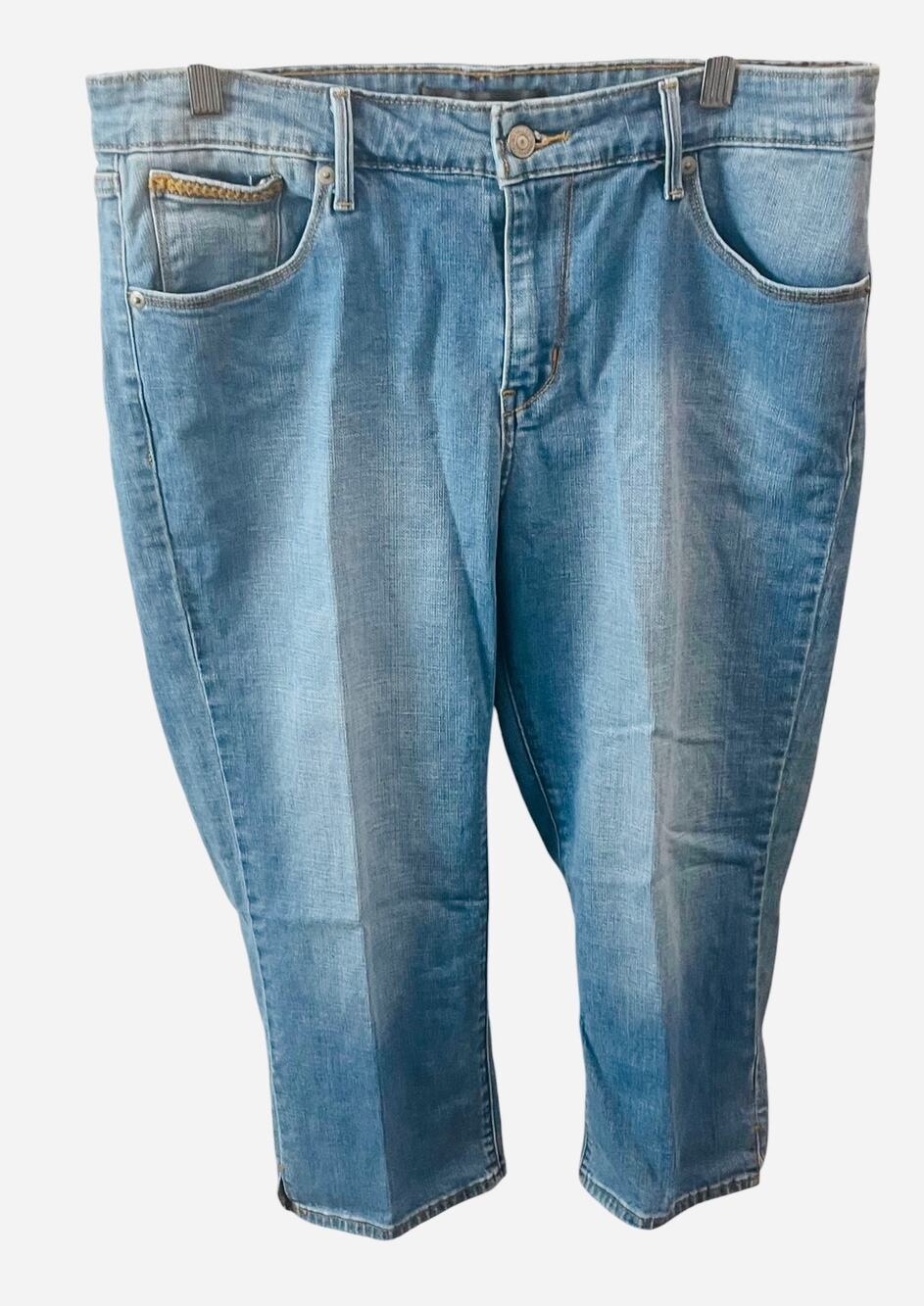 LEVI HI-RISE DISTRESSED DENIM BLUE JEAN CAPRIS, WOMENS, 32, LIGHT DENIM BLUE